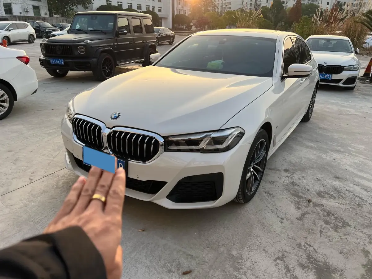 2022 BMW 5 Series 2.0T 184HP L4 8AT