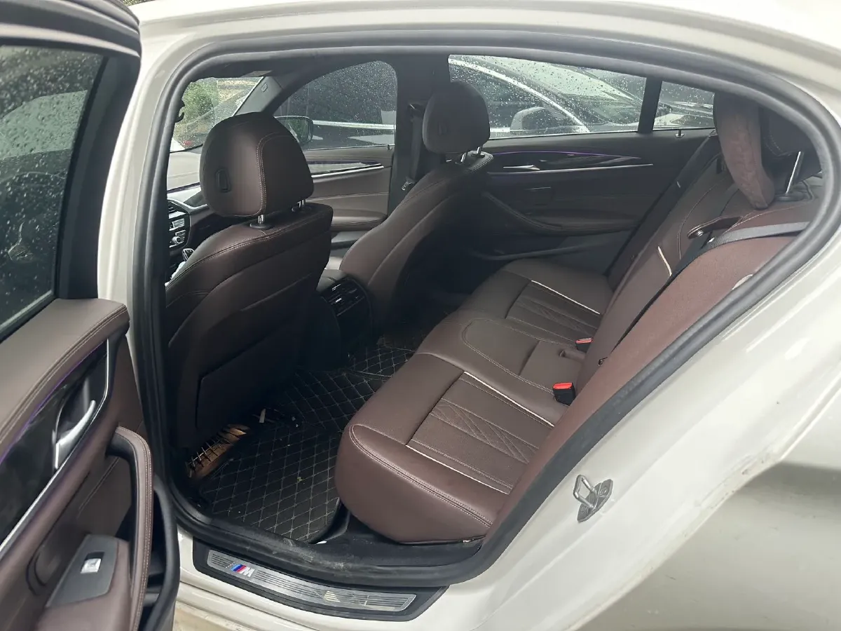 2022 BMW 5 Series 2.0T 184HP L4 8AT,autocango,china used car exporter,china ev exporter,chinese used car exporter,chinese used ev exporter