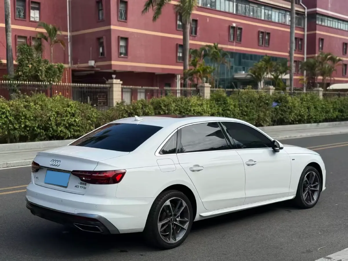 2024 Audi A4L 2.0T 190HP L4 7DCT,autocango,china used car exporter,china ev exporter,chinese used car exporter,chinese used ev exporter
