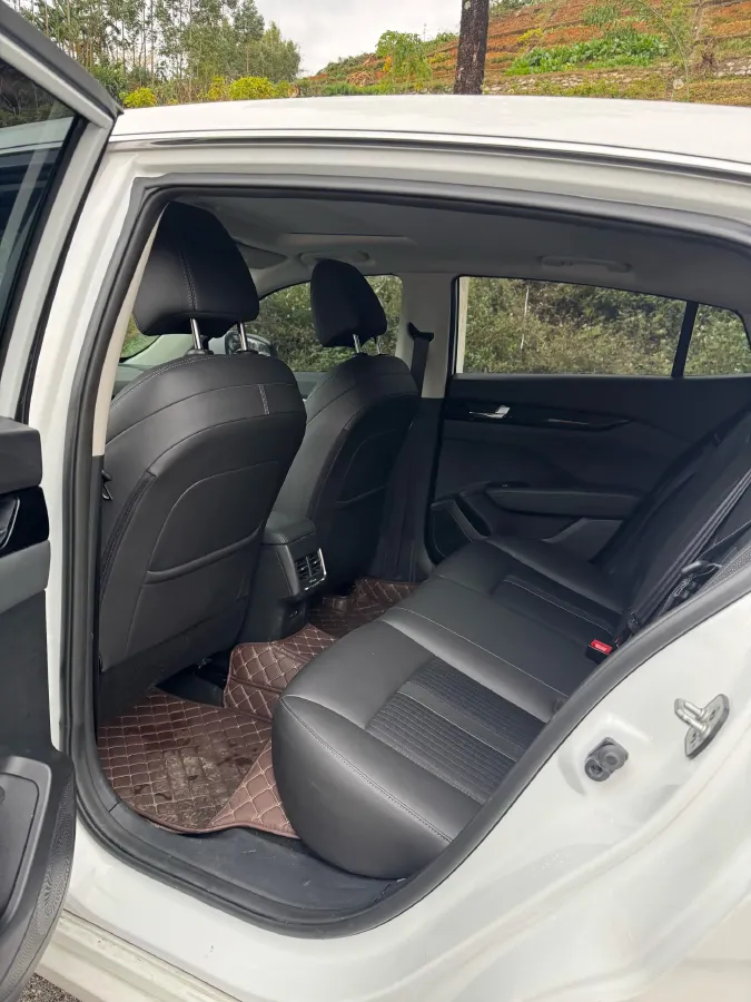 2020 DongFeng Aeolus YiXuan 1.5T 150HP L4 6DCT,autocango,china used car exporter,china ev exporter,chinese used car exporter,chinese used ev exporter