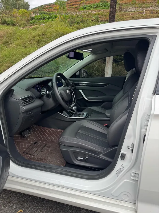 2020 DongFeng Aeolus YiXuan 1.5T 150HP L4 6DCT,autocango,china used car exporter,china ev exporter,chinese used car exporter,chinese used ev exporter