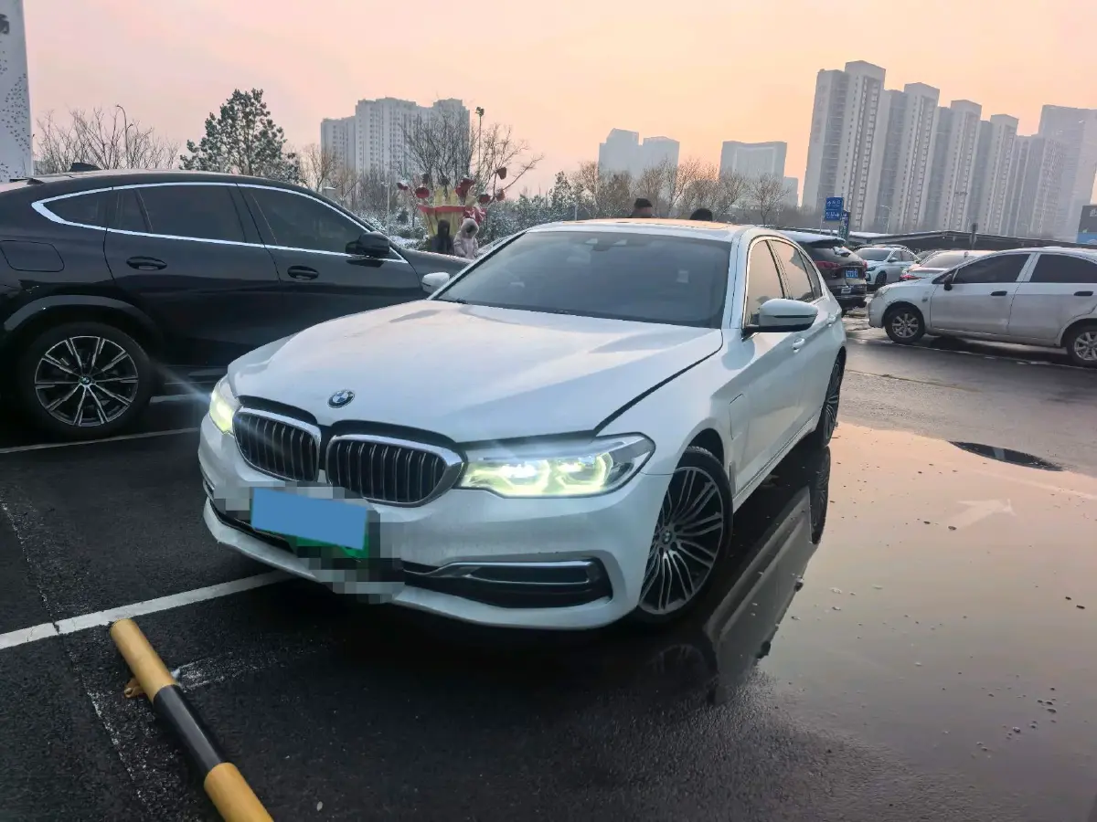 2020 BMW 5 Series 2.0T 184HP L4 8AT PHEV 17.7KWH