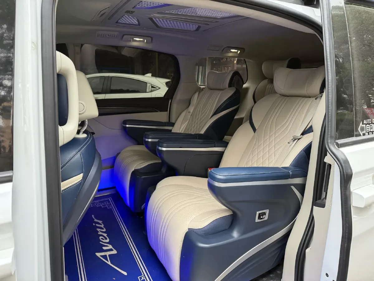 2022 Buick GL8 2.0T 237HP L4 9AT,autocango,china used car exporter,china ev exporter,chinese used car exporter,chinese used ev exporter