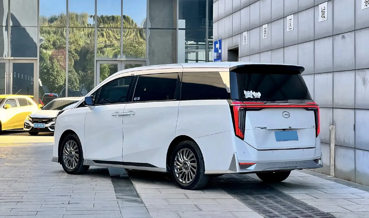 2024 GAC Trumpchi M8 2.0T 252HP L4 8AT,autocango,china used car exporter,china ev exporter,chinese used car exporter,chinese used ev exporter