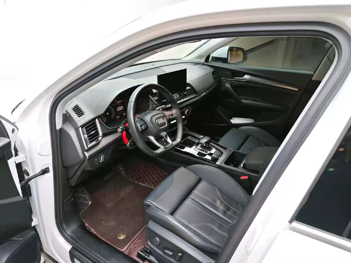 2021 Audi Q5L 2.0T 252HP L4 7DCT,autocango,china used car exporter,china ev exporter,chinese used car exporter,chinese used ev exporter