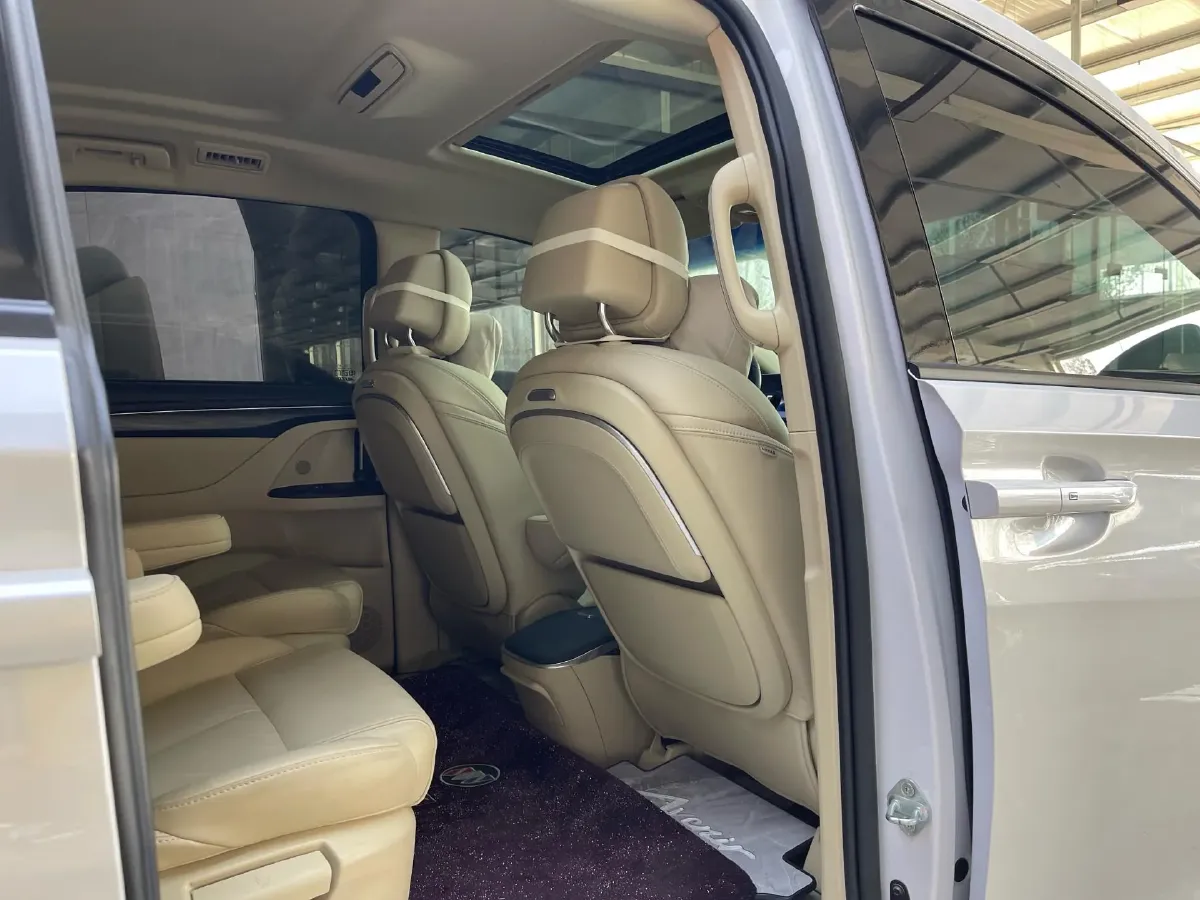 2023 Buick GL8 2.0T 237HP L4 9AT,autocango,china used car exporter,china ev exporter,chinese used car exporter,chinese used ev exporter