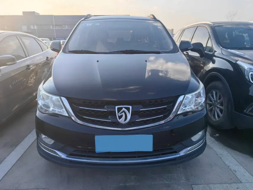 2016 BaoJun 730 1.5L 112HP L4 5MT,autocango,china used car exporter,china ev exporter,chinese used car exporter,chinese used ev exporter