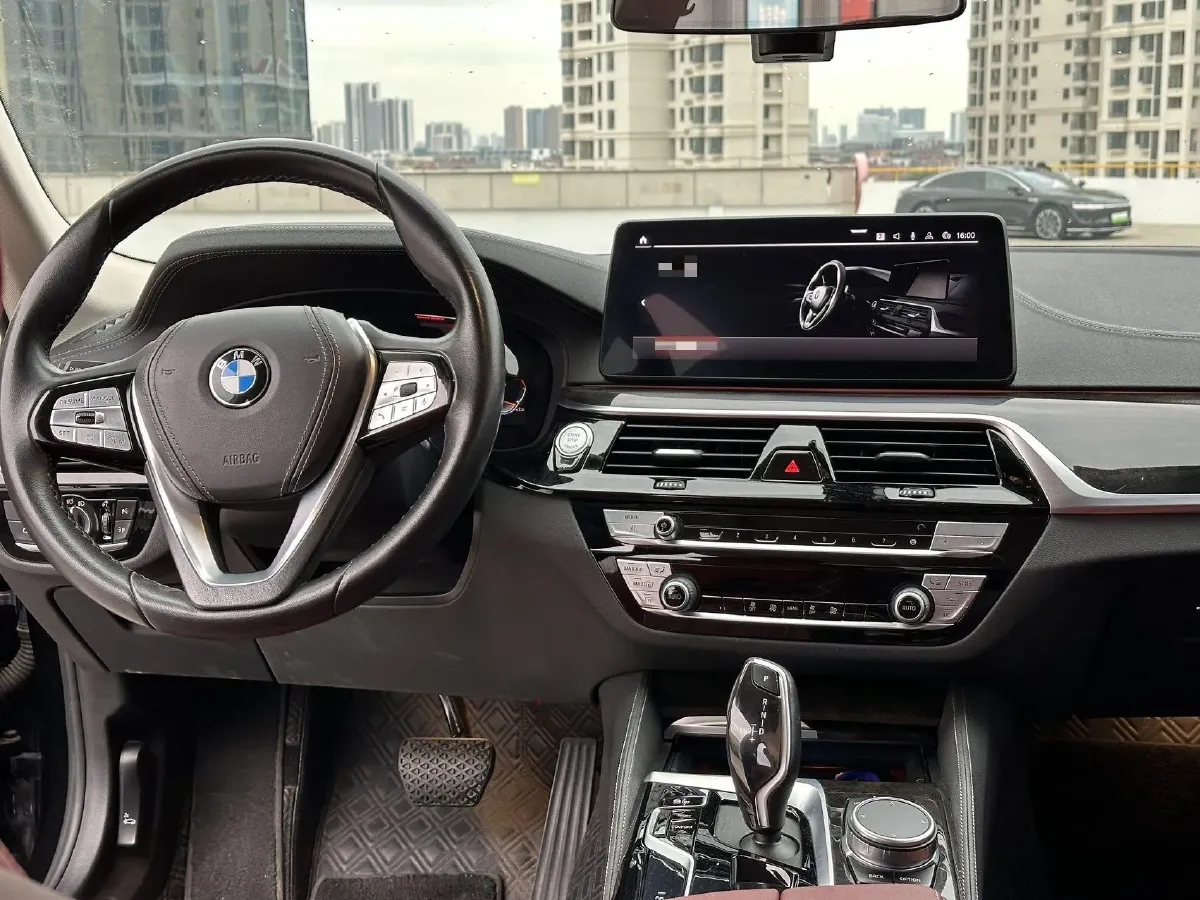 2021 BMW 5 Series 2.0T 184HP L4 8AT,autocango,china used car exporter,china ev exporter,chinese used car exporter,chinese used ev exporter