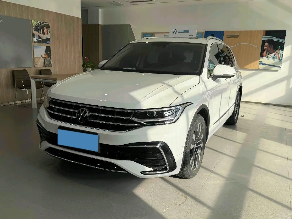 2024 Volkswagen Tiguan L 2.0T 186HP L4 7DCT
