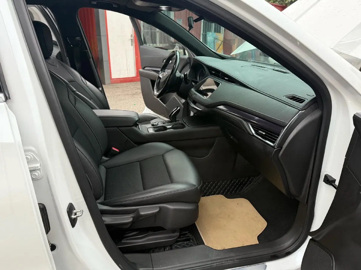 2021 Cadillac XT4 2.0T 237HP L4 9AT,autocango,china used car exporter,china ev exporter,chinese used car exporter,chinese used ev exporter