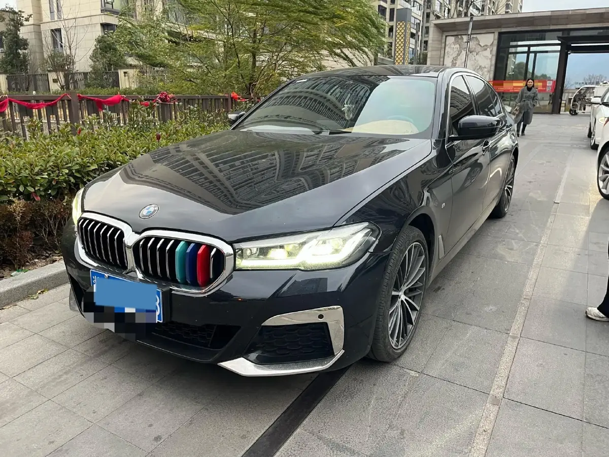 2023 BMW 5 Series 2.0T 245HP L4 8AT