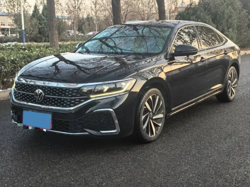 2022 Volkswagen Passat 2.0T 186HP L4 7DCT