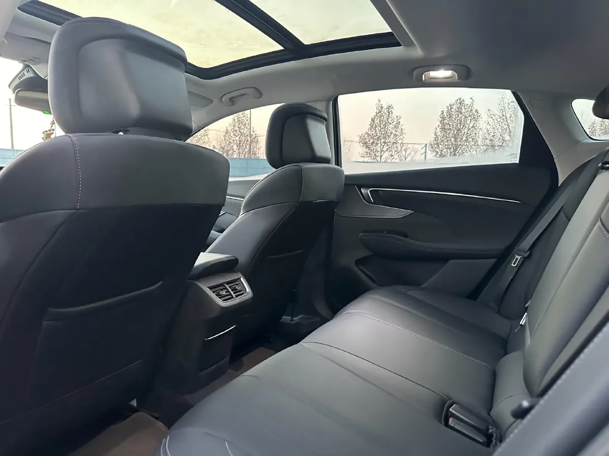 2025 Buick Larcosse 2.0T 237HP L4 9AT,autocango,china used car exporter,china ev exporter,chinese used car exporter,chinese used ev exporter