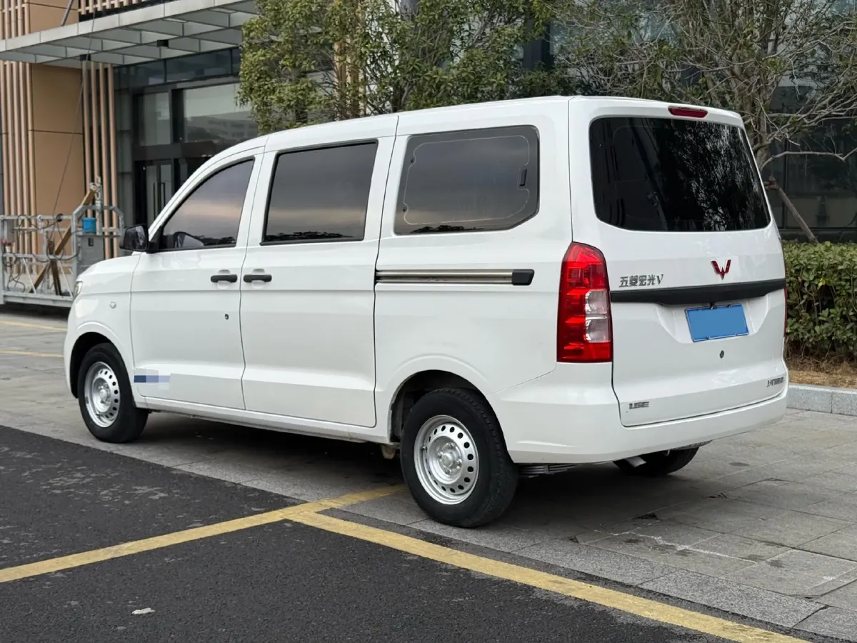 2019 WuLing HongGuang V 1.5L 99HP L4 6MT,autocango,china used car exporter,china ev exporter,chinese used car exporter,chinese used ev exporter