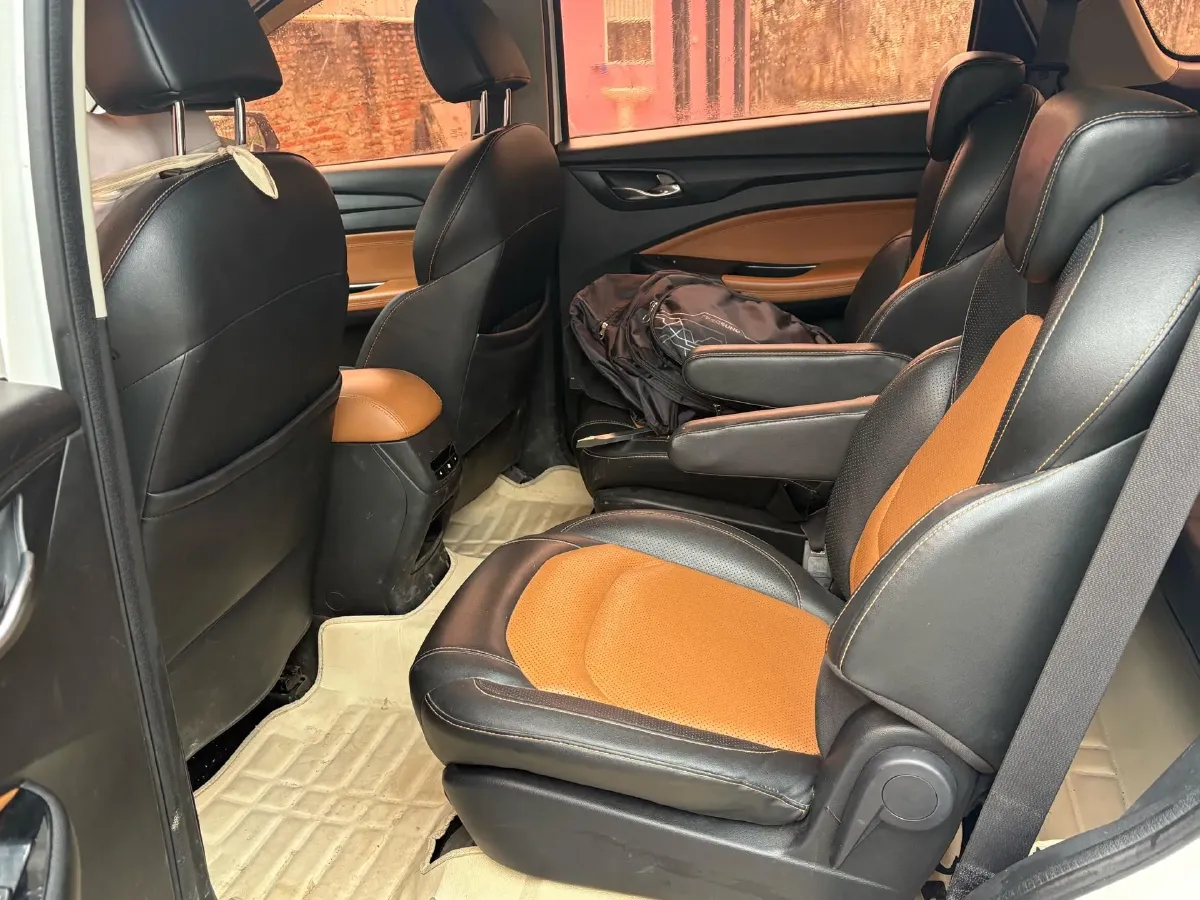 2018 WuLing HongGuang S3 1.5L 112HP L4 6MT,autocango,china used car exporter,china ev exporter,chinese used car exporter,chinese used ev exporter