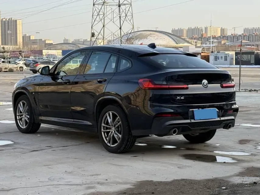 2021 BMW X4 2.0T 184HP L4 8AT,autocango,china used car exporter,china ev exporter,chinese used car exporter,chinese used ev exporter