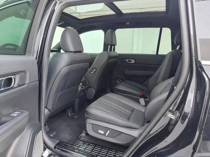 2020 Li ONE Range Extended 131HP REEV 40.5KWH,autocango,china used car exporter,china ev exporter,chinese used car exporter,chinese used ev exporter