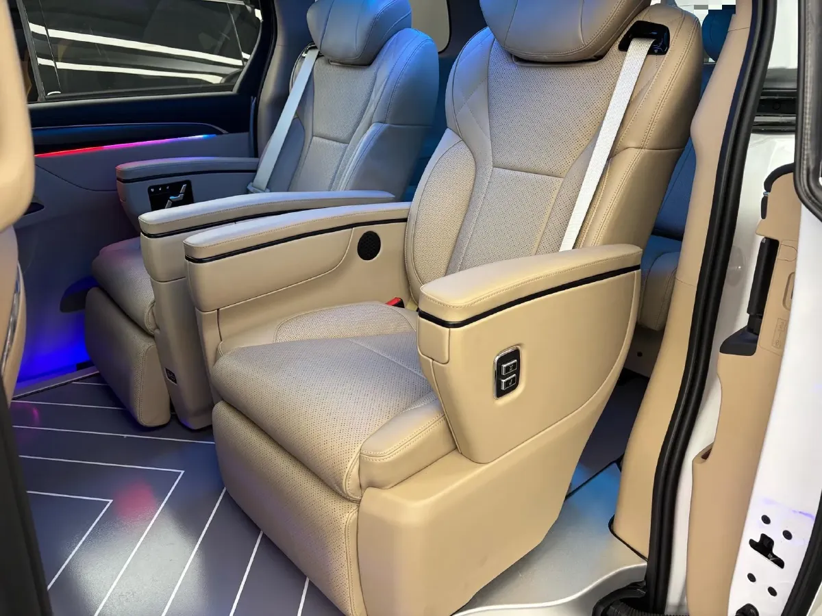 2025 Buick GL8 2.0T 237HP L4 9AT,autocango,china used car exporter,china ev exporter,chinese used car exporter,chinese used ev exporter