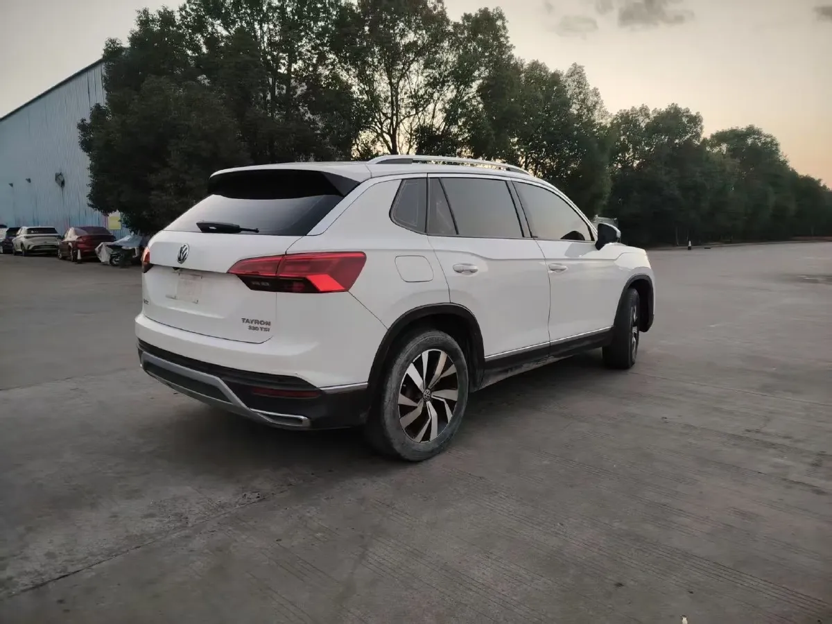 2019 Jeep Cherokee 2.0T 234HP L4 9AT,autocango,china used car exporter,china ev exporter,chinese used car exporter,chinese used ev exporter