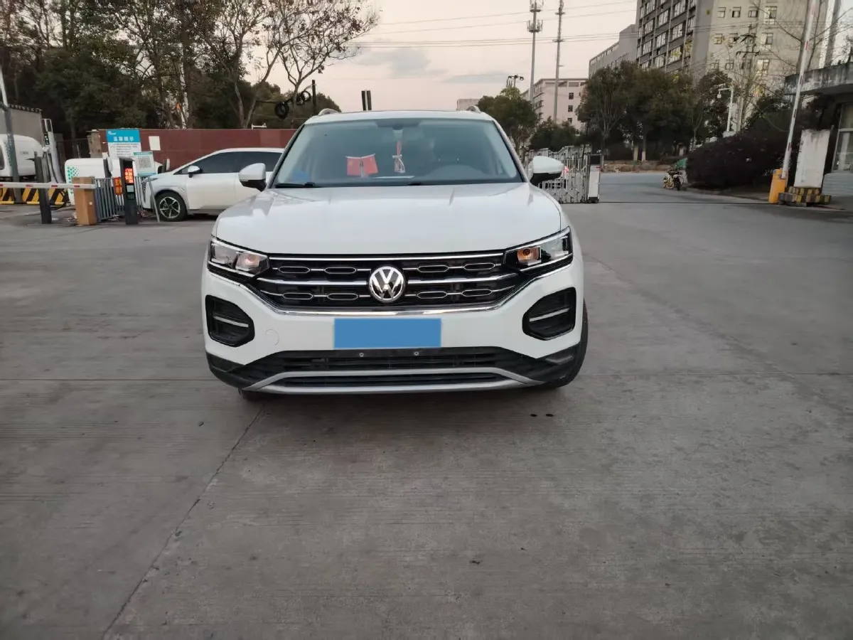 2019 Jeep Cherokee 2.0T 234HP L4 9AT,autocango,china used car exporter,china ev exporter,chinese used car exporter,chinese used ev exporter