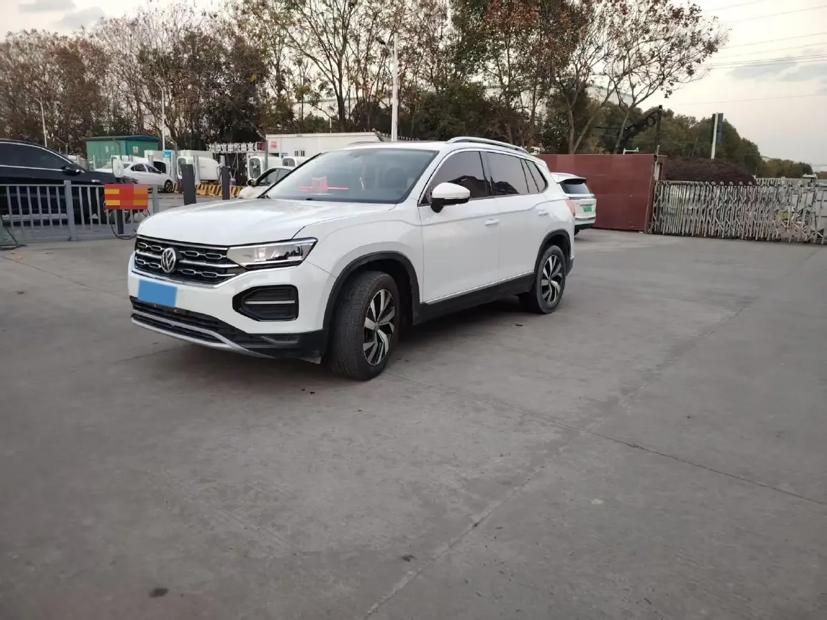 2019 Jeep Cherokee 2.0T 234HP L4 9AT,autocango,china used car exporter,china ev exporter,chinese used car exporter,chinese used ev exporter
