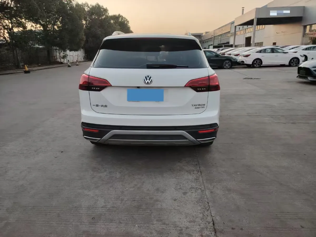 2019 Jeep Cherokee 2.0T 234HP L4 9AT,autocango,china used car exporter,china ev exporter,chinese used car exporter,chinese used ev exporter