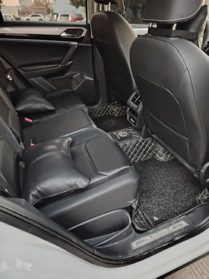 2019 Jeep Cherokee 2.0T 234HP L4 9AT,autocango,china used car exporter,china ev exporter,chinese used car exporter,chinese used ev exporter