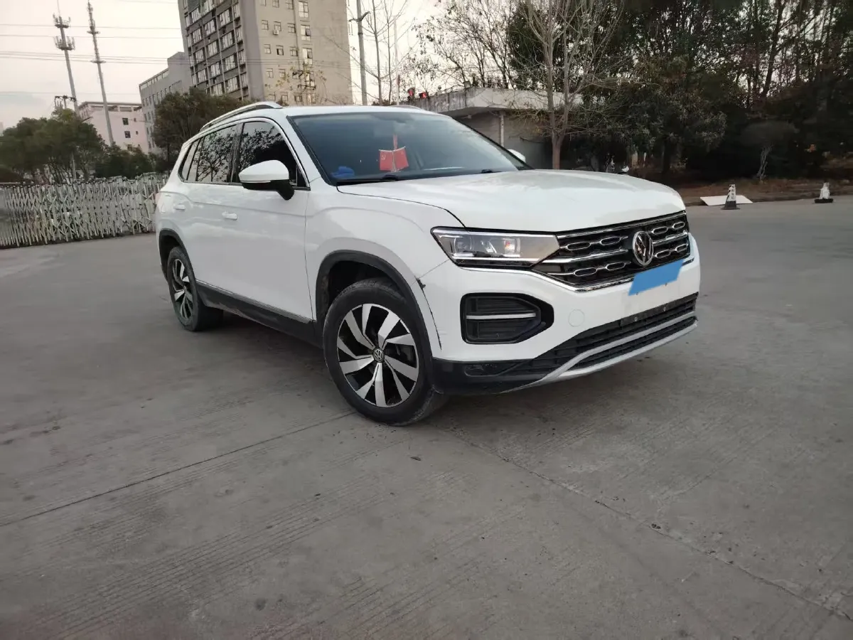 2019 Jeep Cherokee 2.0T 234HP L4 9AT,autocango,china used car exporter,china ev exporter,chinese used car exporter,chinese used ev exporter