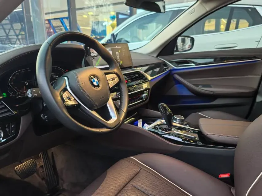 2022 BMW 5 Series 2.0T 184HP L4 8AT,autocango,china used car exporter,china ev exporter,chinese used car exporter,chinese used ev exporter