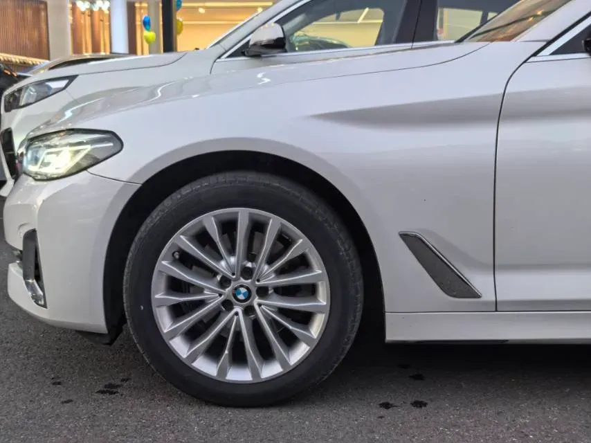 2022 BMW 5 Series 2.0T 184HP L4 8AT,autocango,china used car exporter,china ev exporter,chinese used car exporter,chinese used ev exporter