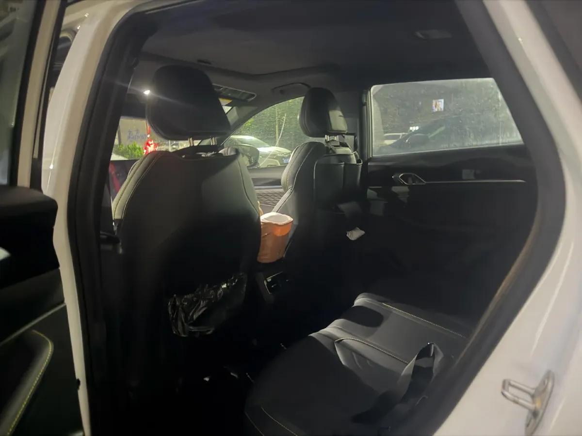 2025 Geely Coolray 1.5T 181HP L4 7DCT,autocango,china used car exporter,china ev exporter,chinese used car exporter,chinese used ev exporter