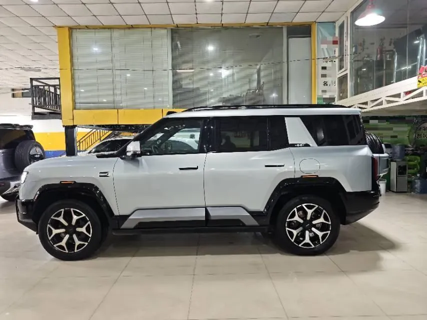 2025 FangChengBao Bao 8 2.0T 245HP L4 E-CVT PHEV 36.8KWH,autocango,china used car exporter,china ev exporter,chinese used car exporter,chinese used ev exporter