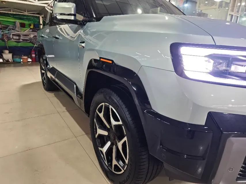 2025 FangChengBao Bao 8 2.0T 245HP L4 E-CVT PHEV 36.8KWH,autocango,china used car exporter,china ev exporter,chinese used car exporter,chinese used ev exporter