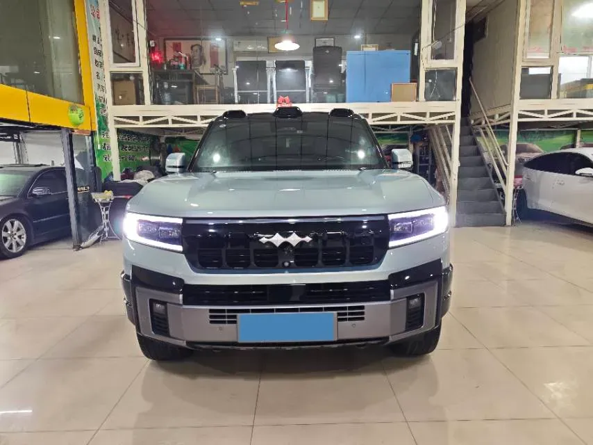 2025 FangChengBao Bao 8 2.0T 245HP L4 E-CVT PHEV 36.8KWH,autocango,china used car exporter,china ev exporter,chinese used car exporter,chinese used ev exporter