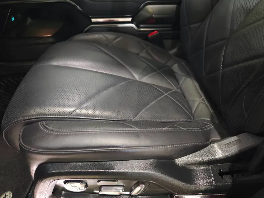 2025 FangChengBao Bao 8 2.0T 245HP L4 E-CVT PHEV 36.8KWH,autocango,china used car exporter,china ev exporter,chinese used car exporter,chinese used ev exporter