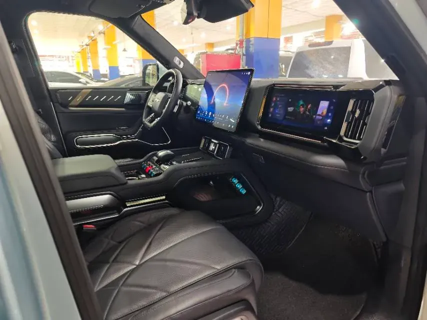 2025 FangChengBao Bao 8 2.0T 245HP L4 E-CVT PHEV 36.8KWH,autocango,china used car exporter,china ev exporter,chinese used car exporter,chinese used ev exporter