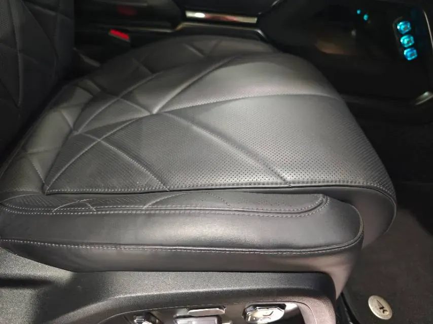 2025 FangChengBao Bao 8 2.0T 245HP L4 E-CVT PHEV 36.8KWH,autocango,china used car exporter,china ev exporter,chinese used car exporter,chinese used ev exporter