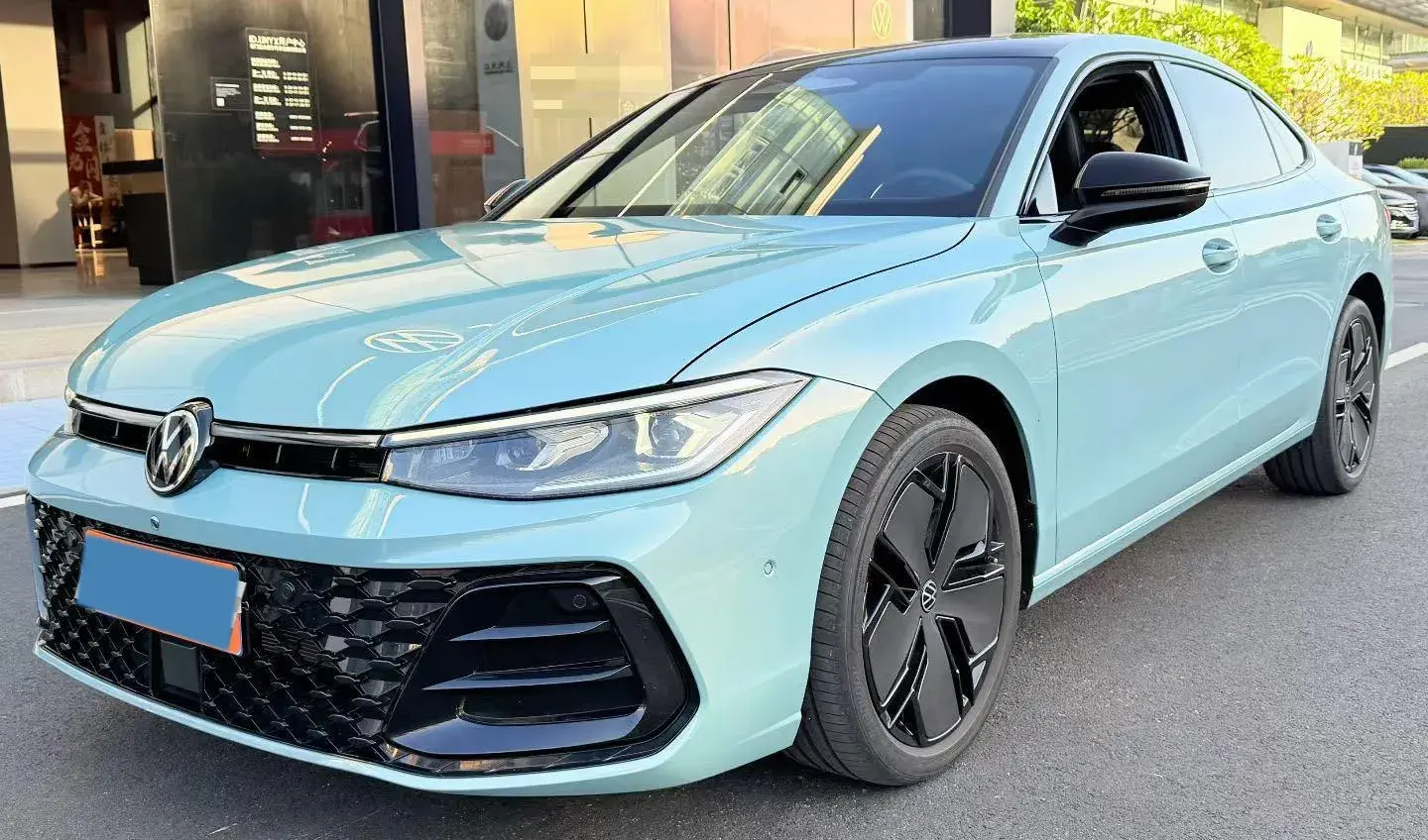 2025 Volkswagen Passat 2.0T 220HP L4 7DCT