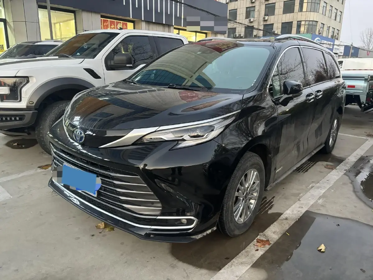 2021 Toyota Sienna 2.5L 192HP L4 E-CVT Hybrid