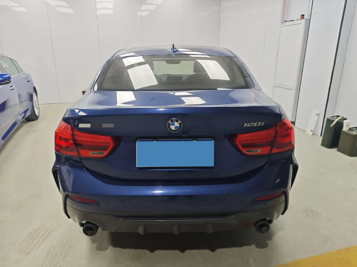 2021 BMW 1 Series 1.5T 140HP L3 7DCT,autocango,china used car exporter,china ev exporter,chinese used car exporter,chinese used ev exporter