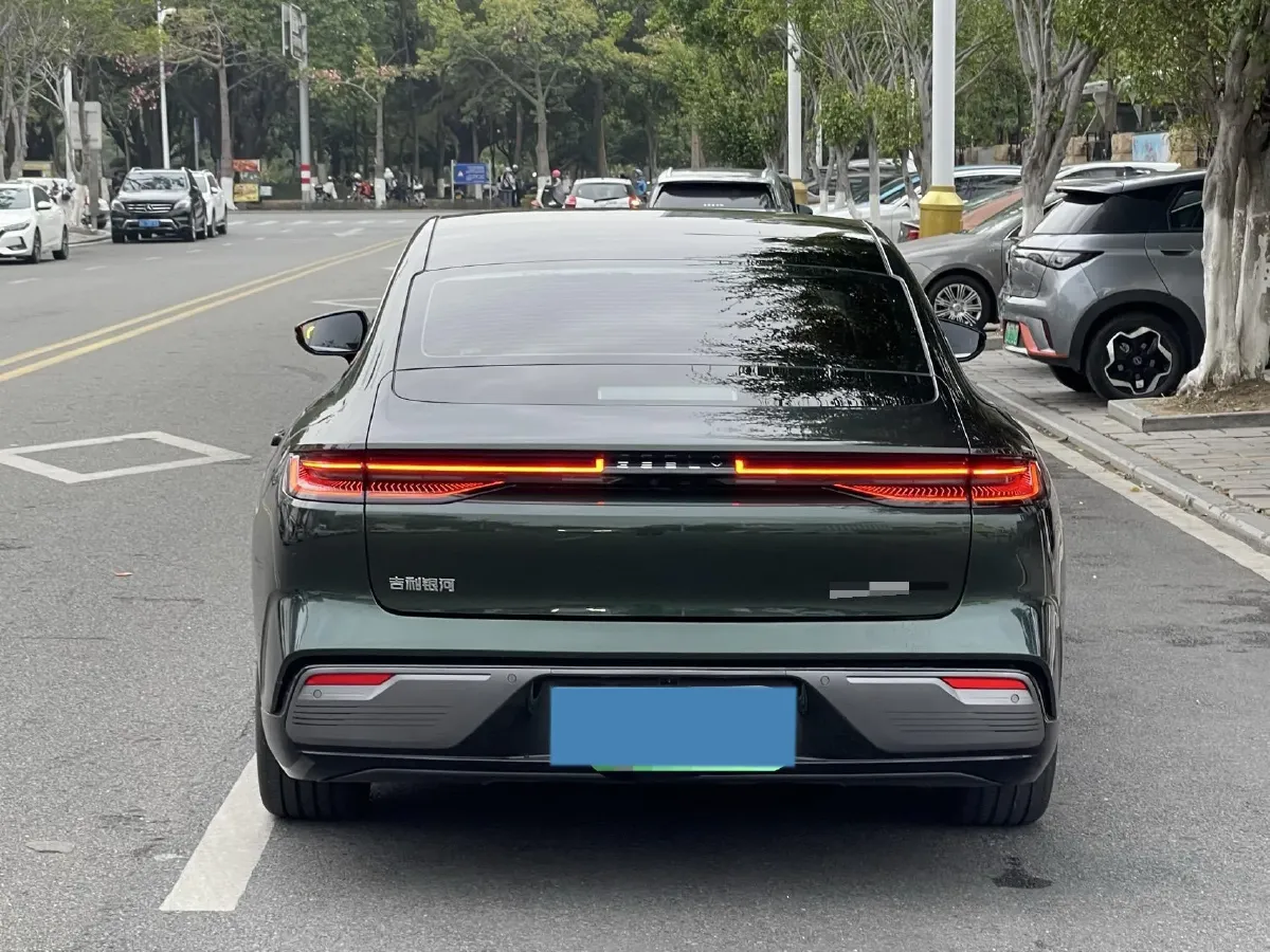 2025 Geely Galaxy Starshine 8 1.5T 163HP L4 3DHT PHEV 18.4KWH,autocango,china used car exporter,china ev exporter,chinese used car exporter,chinese used ev exporter