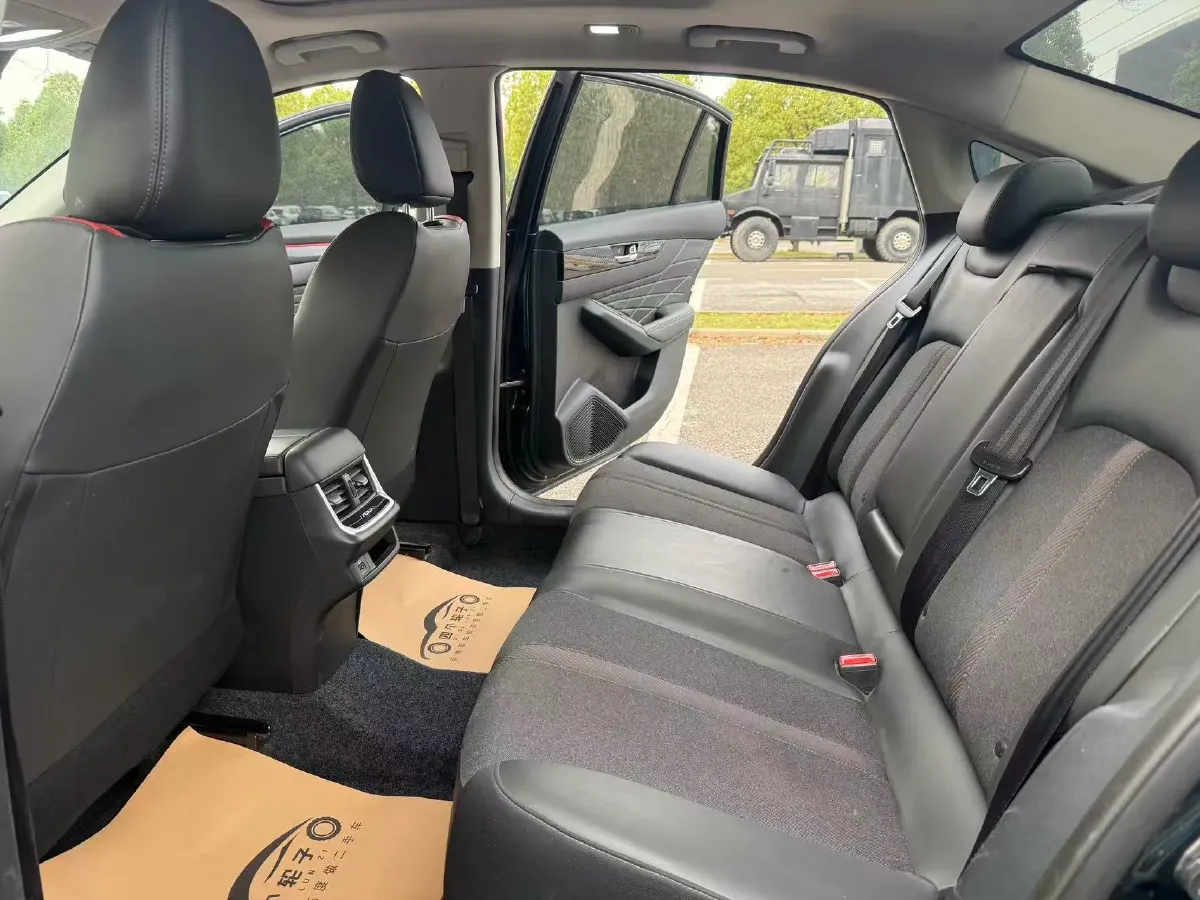 2023 DongFeng Aeolus YiXuan MAX 1.5T 190HP L4 7DCT,autocango,china used car exporter,china ev exporter,chinese used car exporter,chinese used ev exporter