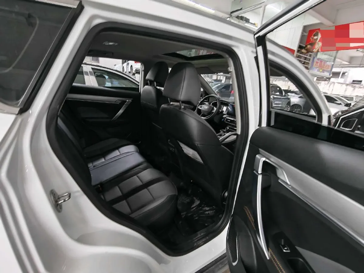 2023 Geely Coolray 1.5T 181HP L4 7DCT,autocango,china used car exporter,china ev exporter,chinese used car exporter,chinese used ev exporter