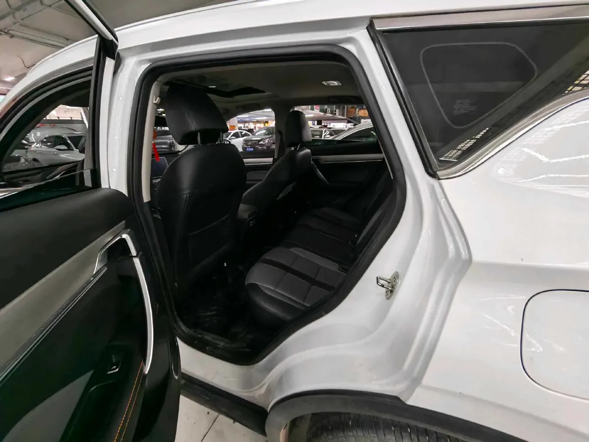 2023 Geely Coolray 1.5T 181HP L4 7DCT,autocango,china used car exporter,china ev exporter,chinese used car exporter,chinese used ev exporter