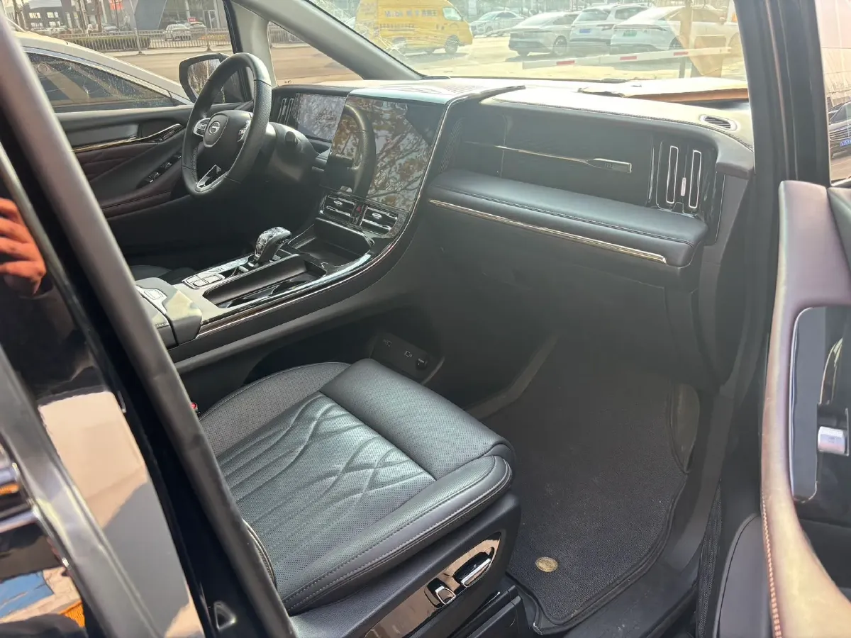 2024 GAC Trumpchi M8 2.0T 252HP L4 8AT,autocango,china used car exporter,china ev exporter,chinese used car exporter,chinese used ev exporter