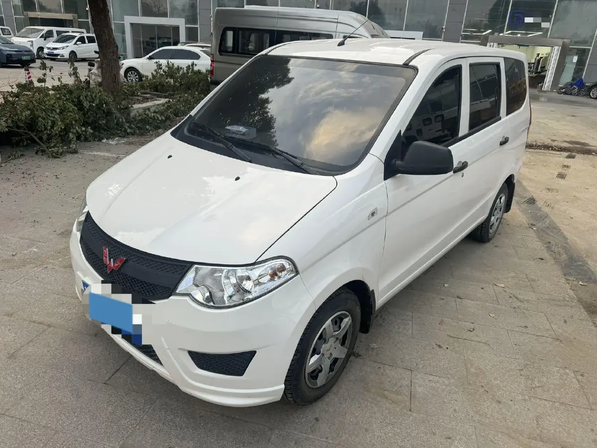2014 WuLing HongGuang 1.5L 112HP L4 5MT