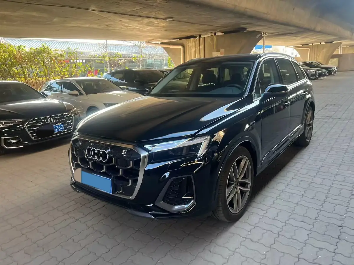 2025 Audi Q7 2.0T 265HP L4 8AT