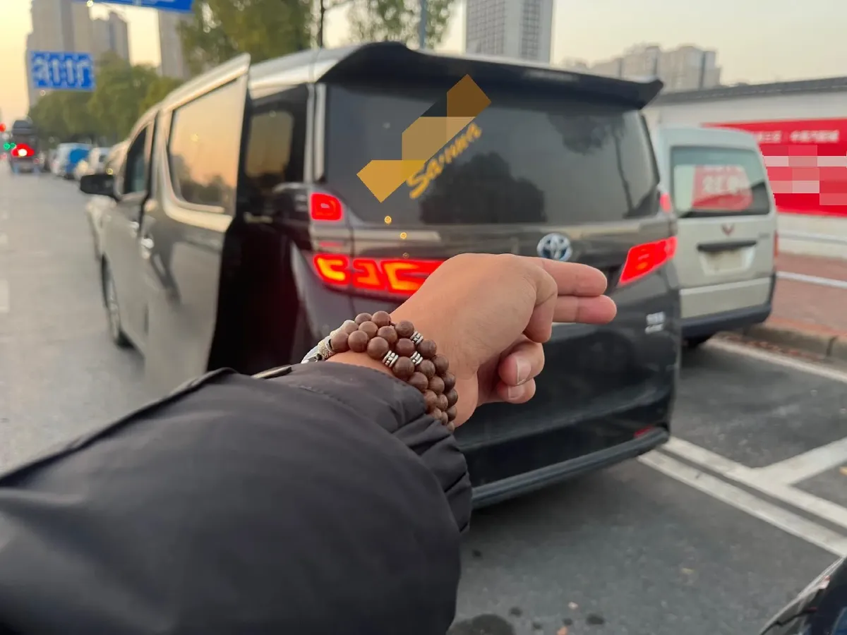 2023 Toyota Vellfire 2.5L 117HP L4 E-CVT Hybrid,autocango,china used car exporter,china ev exporter,chinese used car exporter,chinese used ev exporter