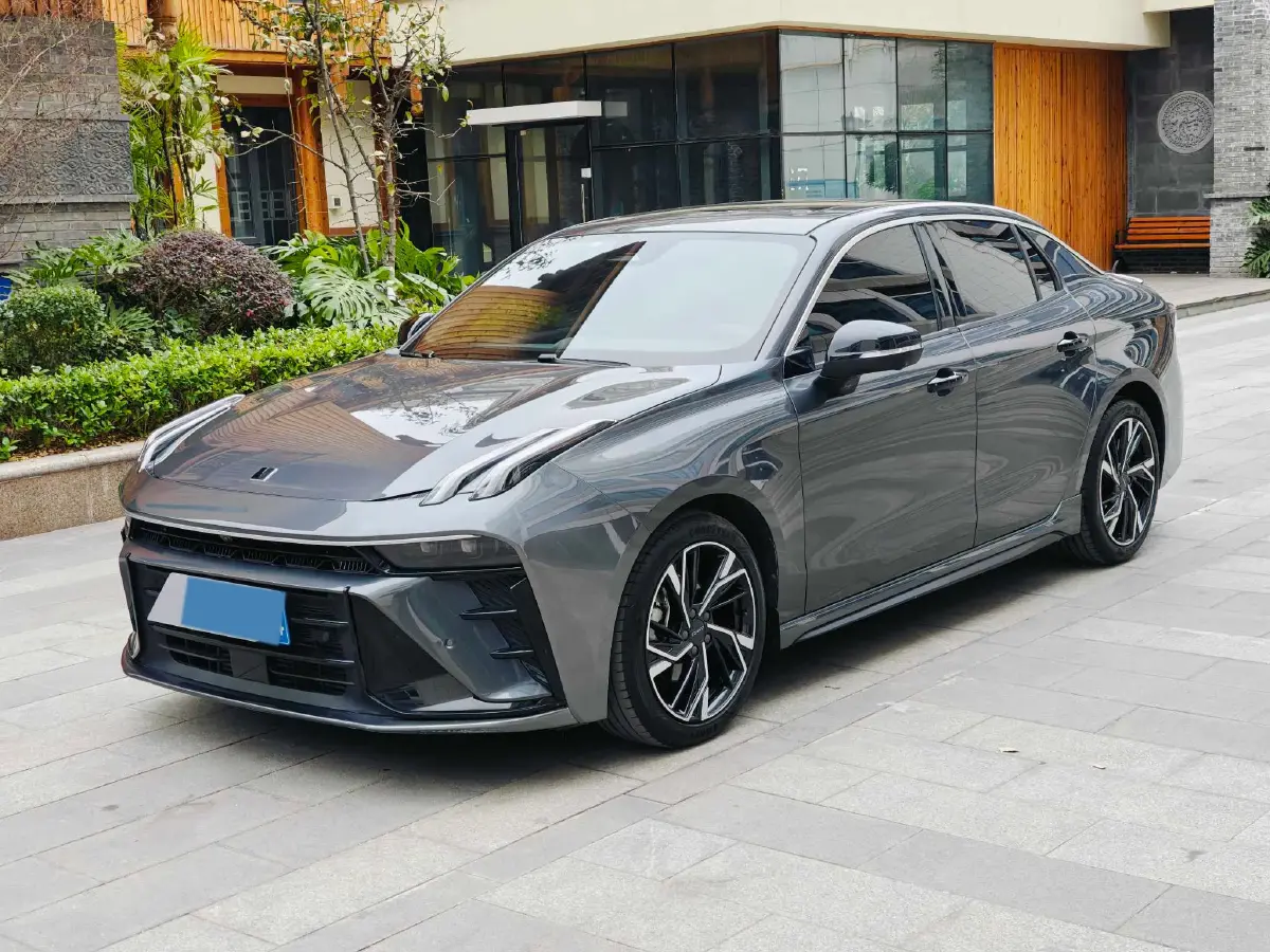 2025 LYNK&CO 03 1.5T 181HP L4 7DCT