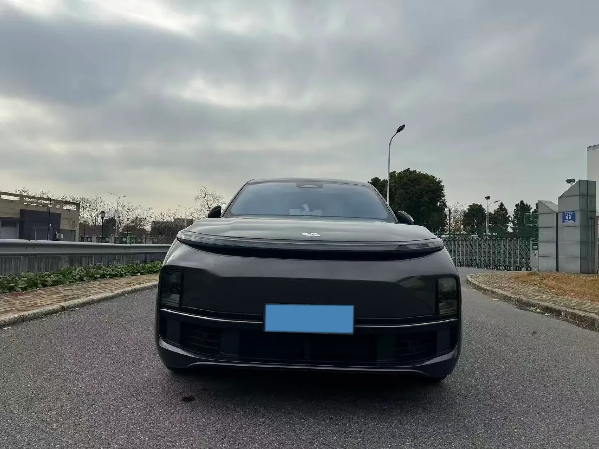 2023 Li L8 Range Extended 154HP REEV 40.9KWH,autocango,china used car exporter,china ev exporter,chinese used car exporter,chinese used ev exporter